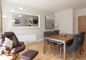 Shandwick Apartment - Edinburgh City Centre - Sleeps 2