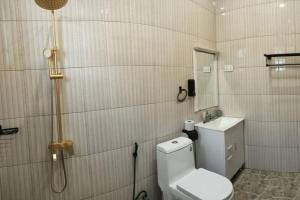 Heavenly ApHEARTment With a Swimming Pool