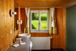 Hirschen Guesthouse - Village Hotel