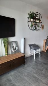 CHARMANT T2 VUE MARINA PLAGES A PIED