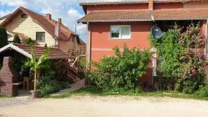 Apartments Maka - 索科矿泉村