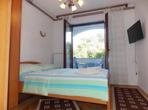 Two-Bedroom Apartment with Terrace room in Apartments with a parking space Malinska (Krk) - 5353