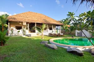 Baan Thamarchat 3 villas 13 bedrooms & Shala
