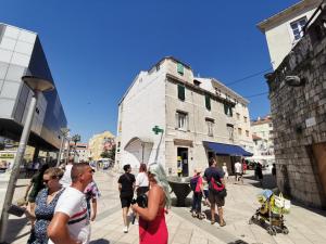 Spacious 140m2 Downtown 3 Bedroom Apartment