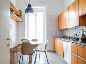 Two-bedroom apartment near Corso Indipendenza