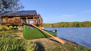 Lacustra Cabanes accessibles en canoe et Chalets tout confort : photos des chambres