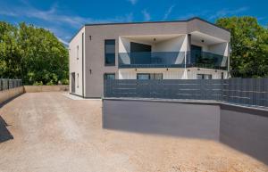 Apartments Villa "Aurea" with pool