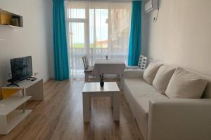 Chateau Aheloy 2, apartment with sea view