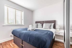 STYLISH 4 BED2 BATH & PARKING - PINEWOODHEATHROW