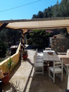 Elaia country living