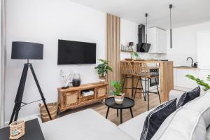 Nowoczesny Apartament z 2 Sypialniami z Widokiem na Miasto by Noclegi Renters