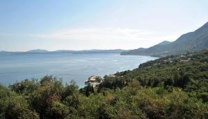 Giannis sea-view apartment