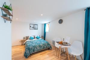 Appartements COSY LOCATION - Confortable, cosy et equipe - Places gratuites a proximite : Studio