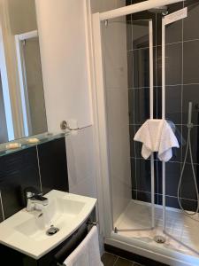 Hotels Hotel Le Caddy : photos des chambres