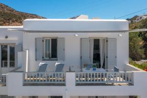 NEFELIS GUESTHOUSE IN PLATYS GIALOS SIFNOS