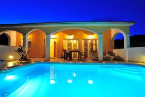 Villa Vanilla with Heated Pool 