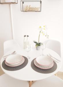 MAGENTA RUBY #DTerra Apartments# FREE PRIVATE PARKING!!