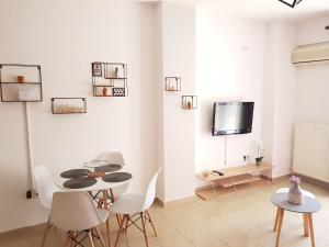 MAGENTA RUBY #DTerra Apartments# FREE PRIVATE PARKING!!