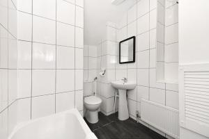 Soho Apartment, Theatres & Old Compton Street