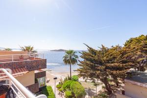 Inmovecos 1º linea playa con piscina Arpon 8C