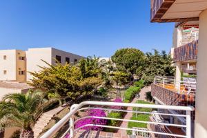 Inmovecos 1º linea playa con piscina Arpon 8C