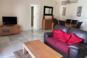 Estepona Seaview Apartment SELETUR