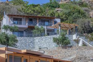 Villa Achlia