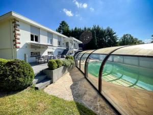 Villas Villa 250m2 avec PISCINE chauffee & SPA & kota-grill & sauna : photos des chambres