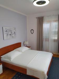 Two-Bedroom Apartment with Terrace and Sea View room in Apartments by the sea Postira Brac - 706