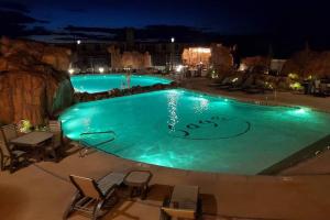 Apartment room in Tunnel Arch Hideaway at Sage Creek with Heated Pool