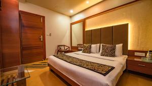 Uddhav Vilas A Family Hotel