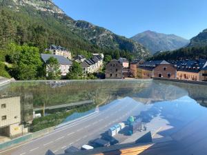 Ático Dúplex reformado con vistas a la montaña