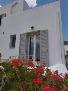Gaia Serifos Apartments