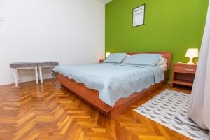 Apartments Biserka
