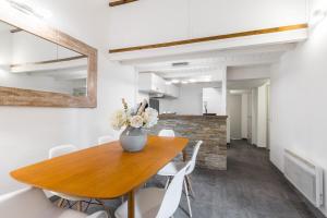 Duplex in Rue de la Préfecture Old Town 2 Bdrs