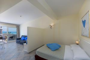 Family Room (2 Adults + 2 Children) room in Hotel Riviera