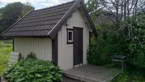 Lilla mysstuga i havsnära - Åskloster