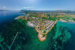 Villa Jazmin for 8 with swimming pool and beach views