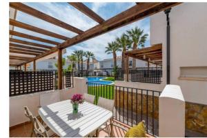 ENCANTADORA CASA CON PISCINA A 5 MIN PLAYA WIFI