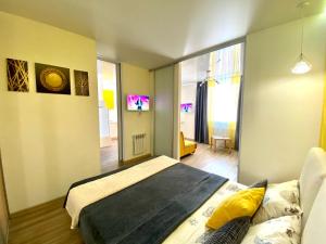 Grey&Yellow на Коцюбинського