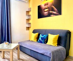 Grey&Yellow на Коцюбинського