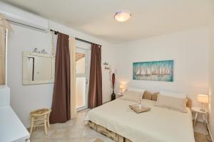 Studio Dolores-apartment by the sea
