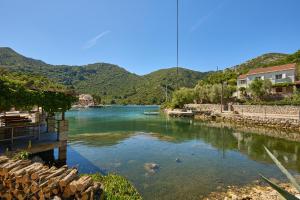 Studio Dolores-apartment by the sea