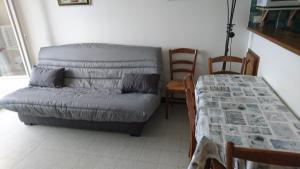 APT FRONT DE MER DANS RESIDENCE LUXE SECURISEE