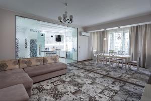 Oloy Apartment
