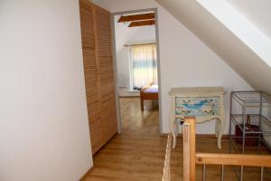 Large and Beautiful Summertime Apartment