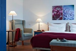 Praelat Double Room room in Kloster Hornbach