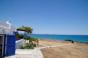 Aroura Homes 4BR Beachfront Villa