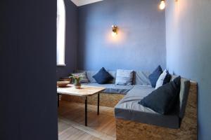 Blue Doors Hostel KTV