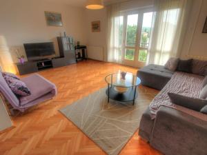 Apartman Lena 